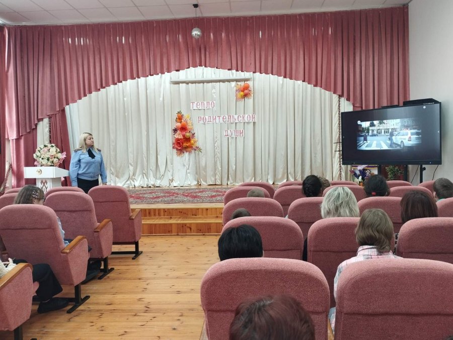 Встреча со старшим инспектором ГАИ Волковысского РОВД   Коробач Е.А.